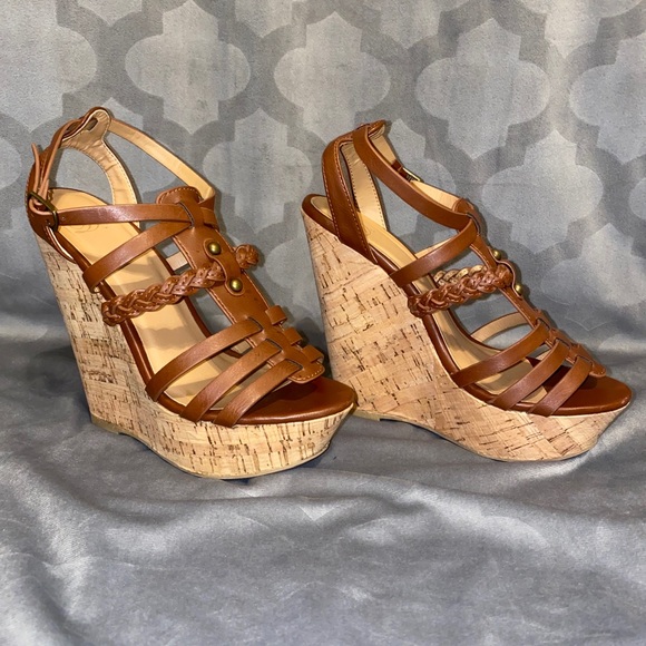 💕SOLD💕 Brown wedges - Picture 2 of 3